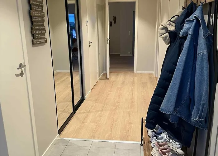 Lägenhet 72 M2, 2 Bedrooms,kitchen Bathroom,wi-fi And Tv *