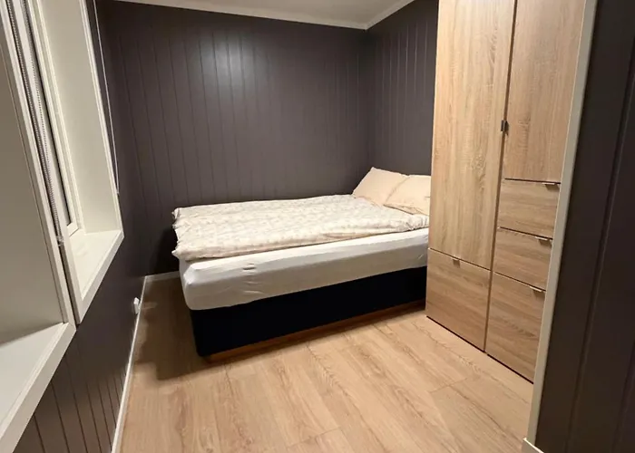 Lägenhet 72 M2, 2 Bedrooms,kitchen Bathroom,wi-fi And Tv *